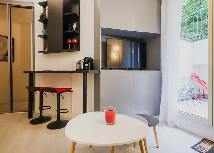 Peaceful With Terace For 2p - Sacre-c Ur Paris