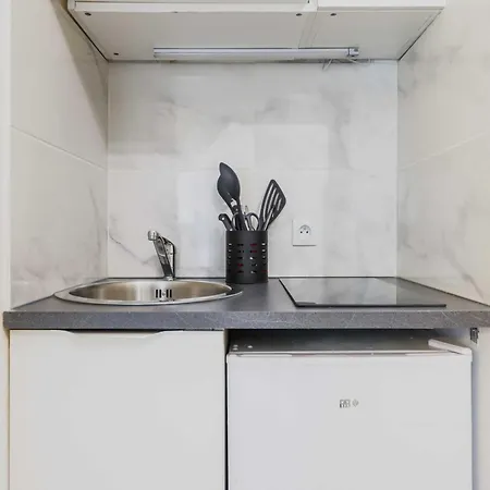 Peaceful With Terace For 2p - Sacre-c Ur * Paris